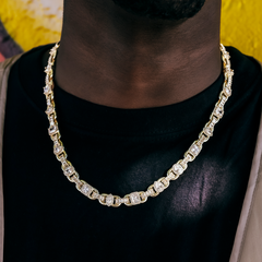 Diamond Cluster Mariner Chain in Yellow Gold