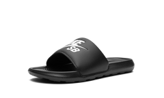 SB Victori One Slide Black White DR2018 001