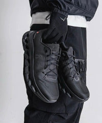ON Cloudtilt trainers Full Black