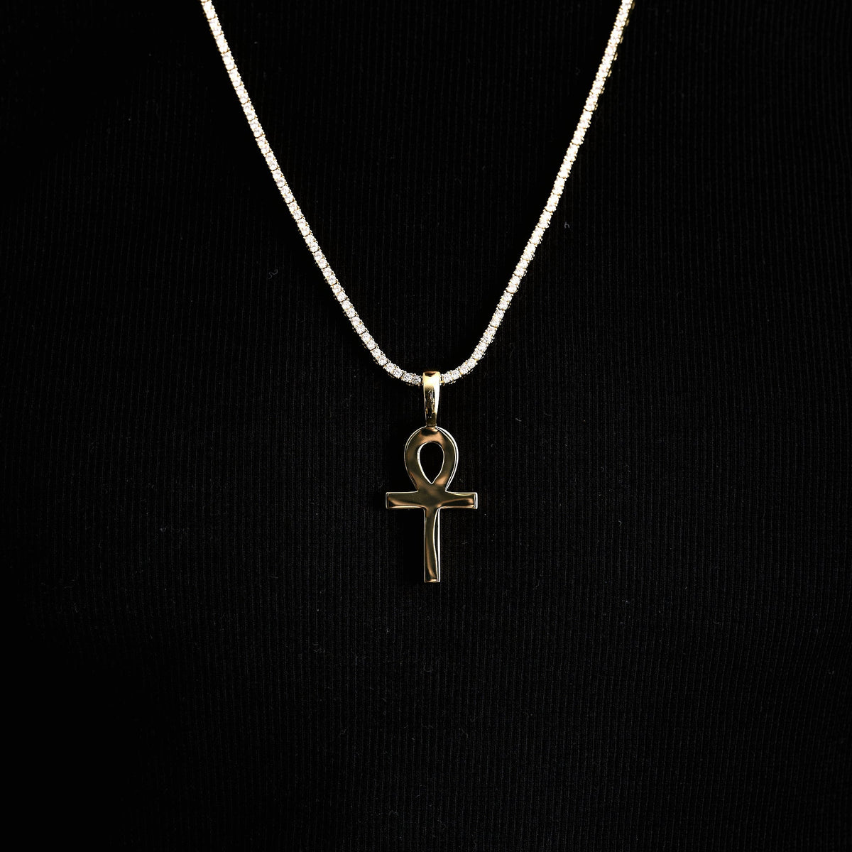 Simple Ankh Pendant in Yellow Gold