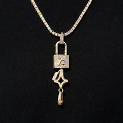 Lock and Key Set Pendant in Yellow Gold