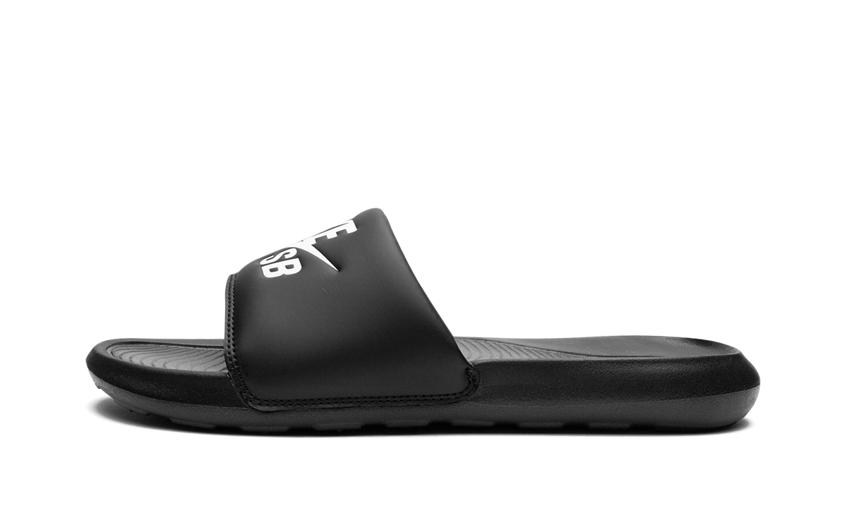 SB Victori One Slide Black White DR2018 001
