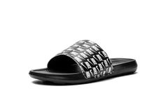 Victori One Slide Print Repeat Logo - Black CN9678 006